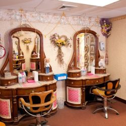 Magic Mirrors Makeover Salon